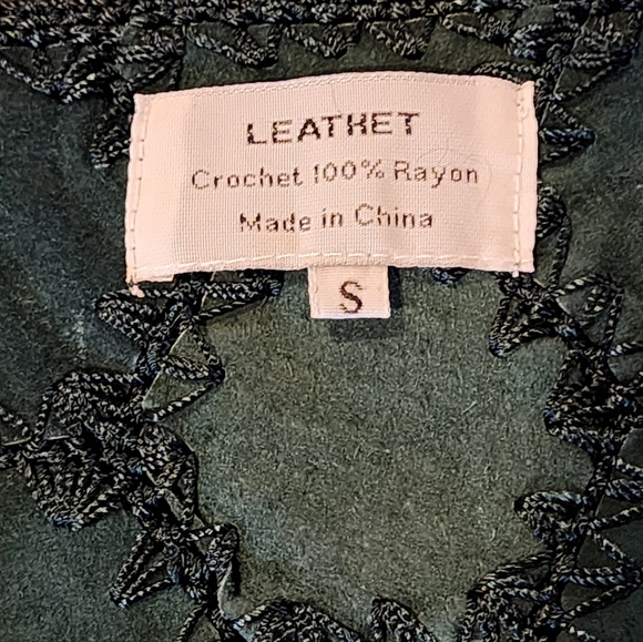 SOLD Rare Vintage LEATHET Green Suede Patchwork Vest Boho Scallop Crochet Size S - Picture 11 of 11